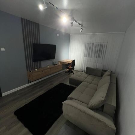 The Urban Hub 2 Apartment Iasi Bagian luar foto