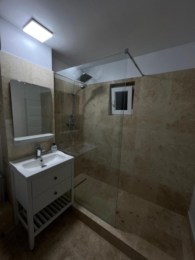 The Urban Hub 2 Apartment Iasi Bagian luar foto