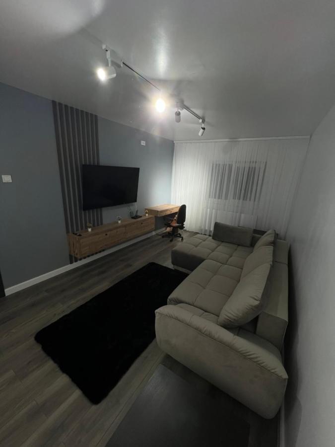 The Urban Hub 2 Apartment Iasi Bagian luar foto
